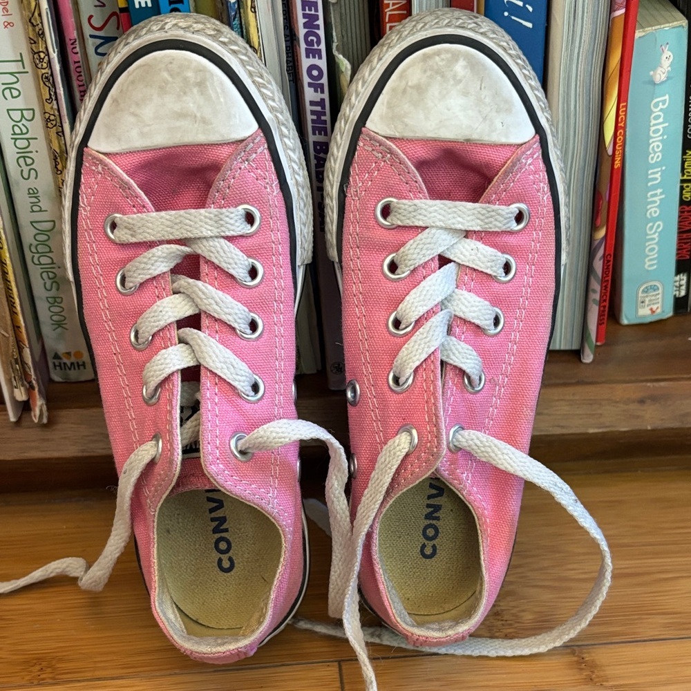 Pink Converse - Picture 3 of 17